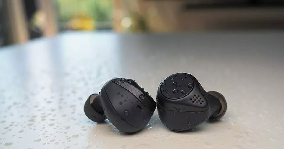 Best Earbuds for Cycling With Amazing Sound | (2022 Picks)